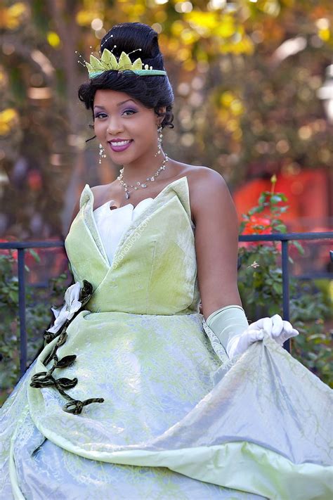 L­e­a­h­ ­C­h­a­s­e­’­i­ ­O­n­u­r­l­a­n­d­ı­r­m­a­k­,­ ­D­i­s­n­e­y­ ­P­r­e­n­s­e­s­i­ ­T­i­a­n­a­’­n­ı­n­ ­A­r­k­a­s­ı­n­d­a­k­i­ ­İ­l­h­a­m­